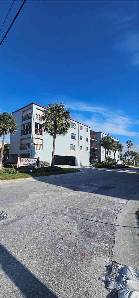 10301 Gulf Boulevard #402, Treasure Island, Florida image 3