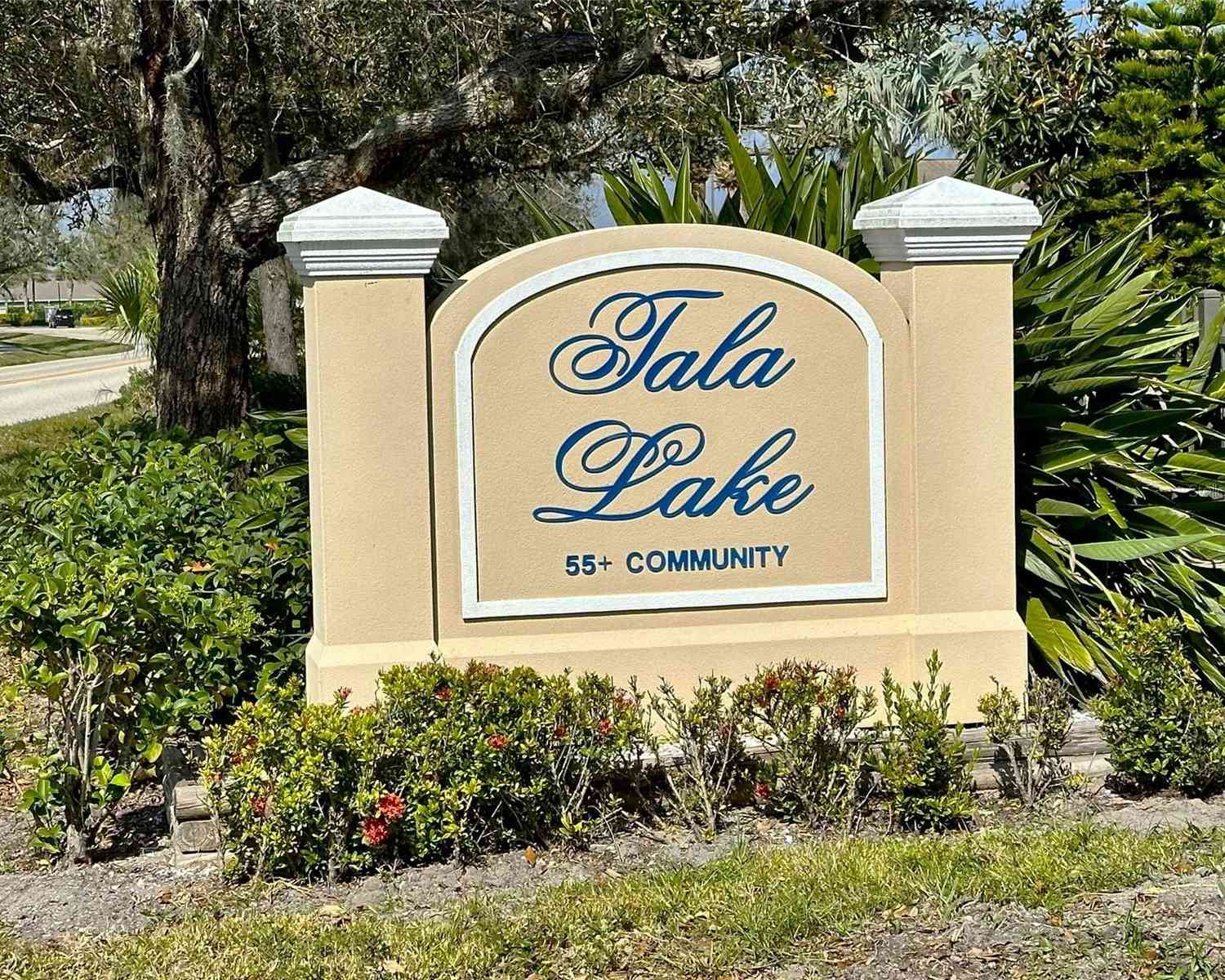 4016 Oakview Drive #J8, PUNTA GORDA, Florida image 3