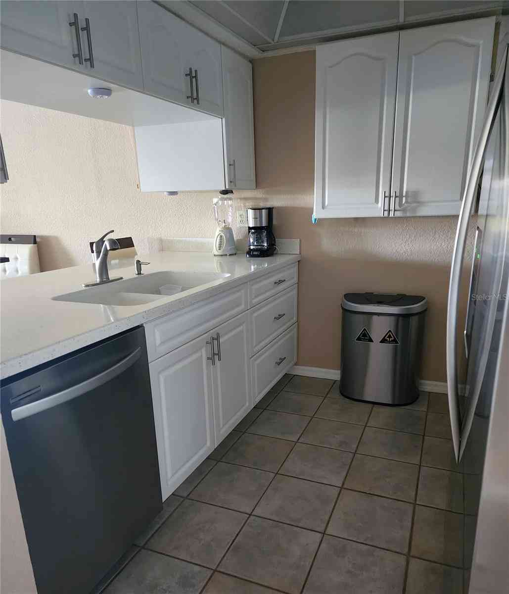 4016 Oakview Drive #J8, PUNTA GORDA, Florida image 6