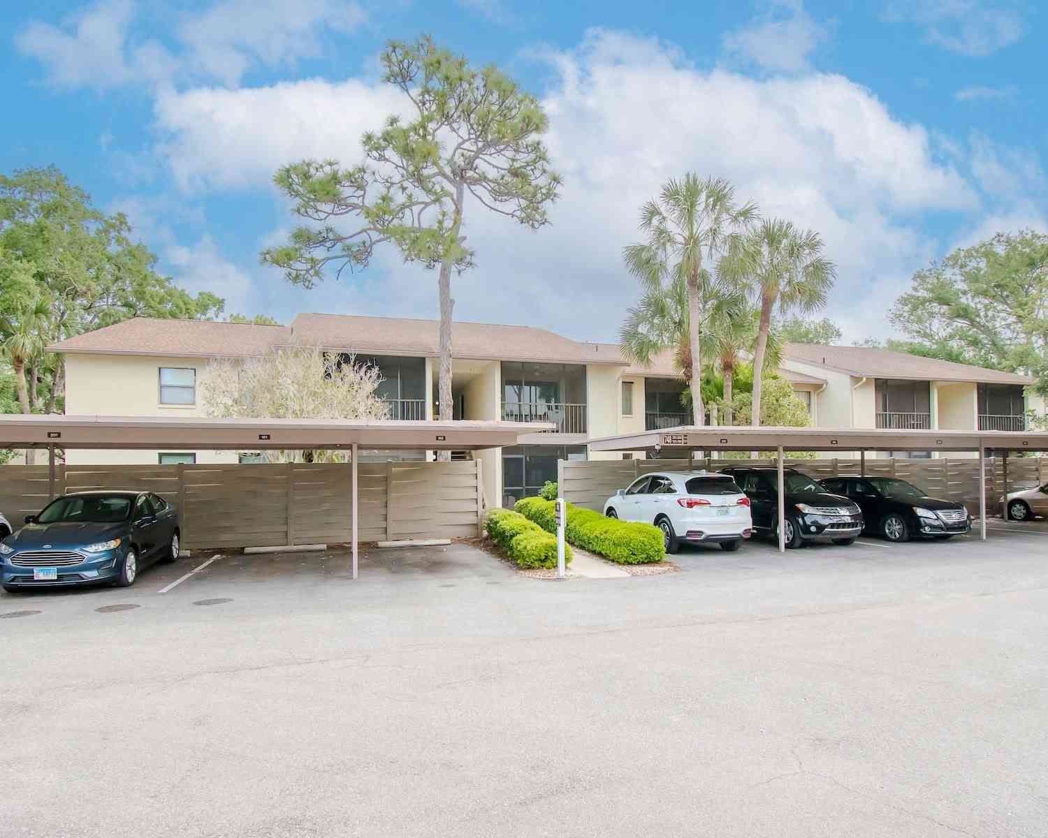 748 White Pine Tree Road #104, VENICE, Florida image 2