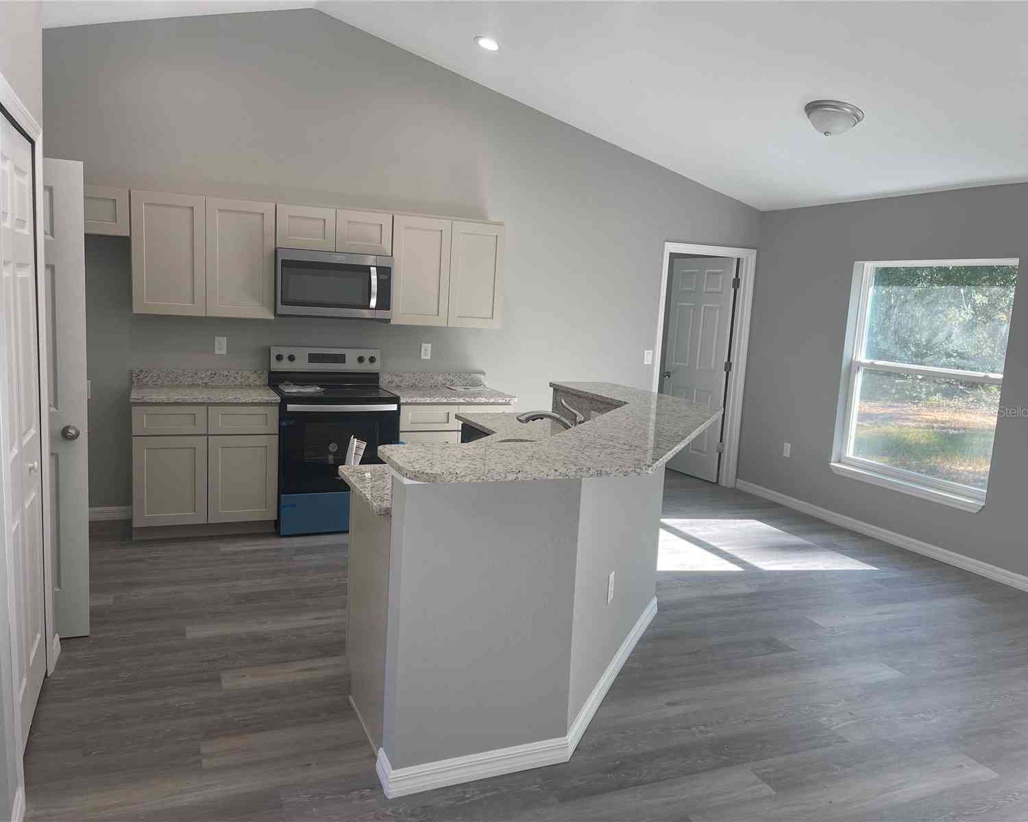 2 Fisher Lane Way, OCKLAWAHA, Florida image 2