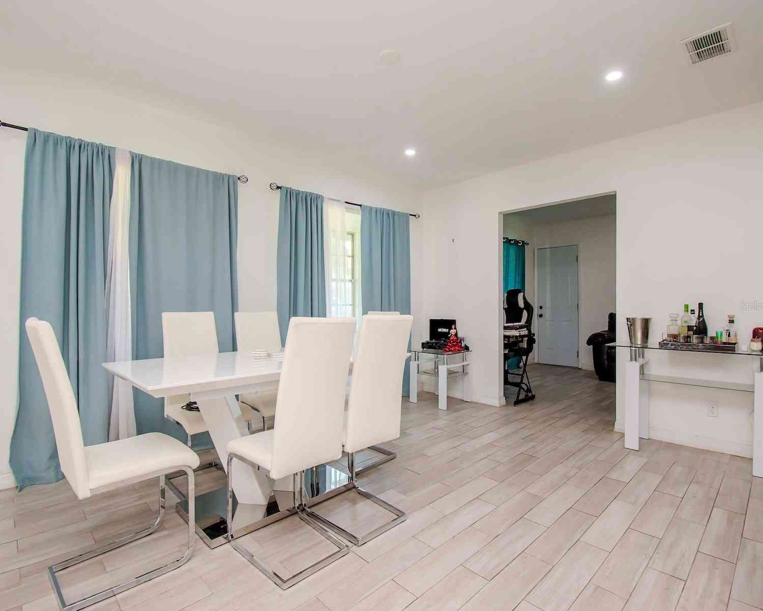 615 Carolyn Drive, BRANDON, Florida image 18