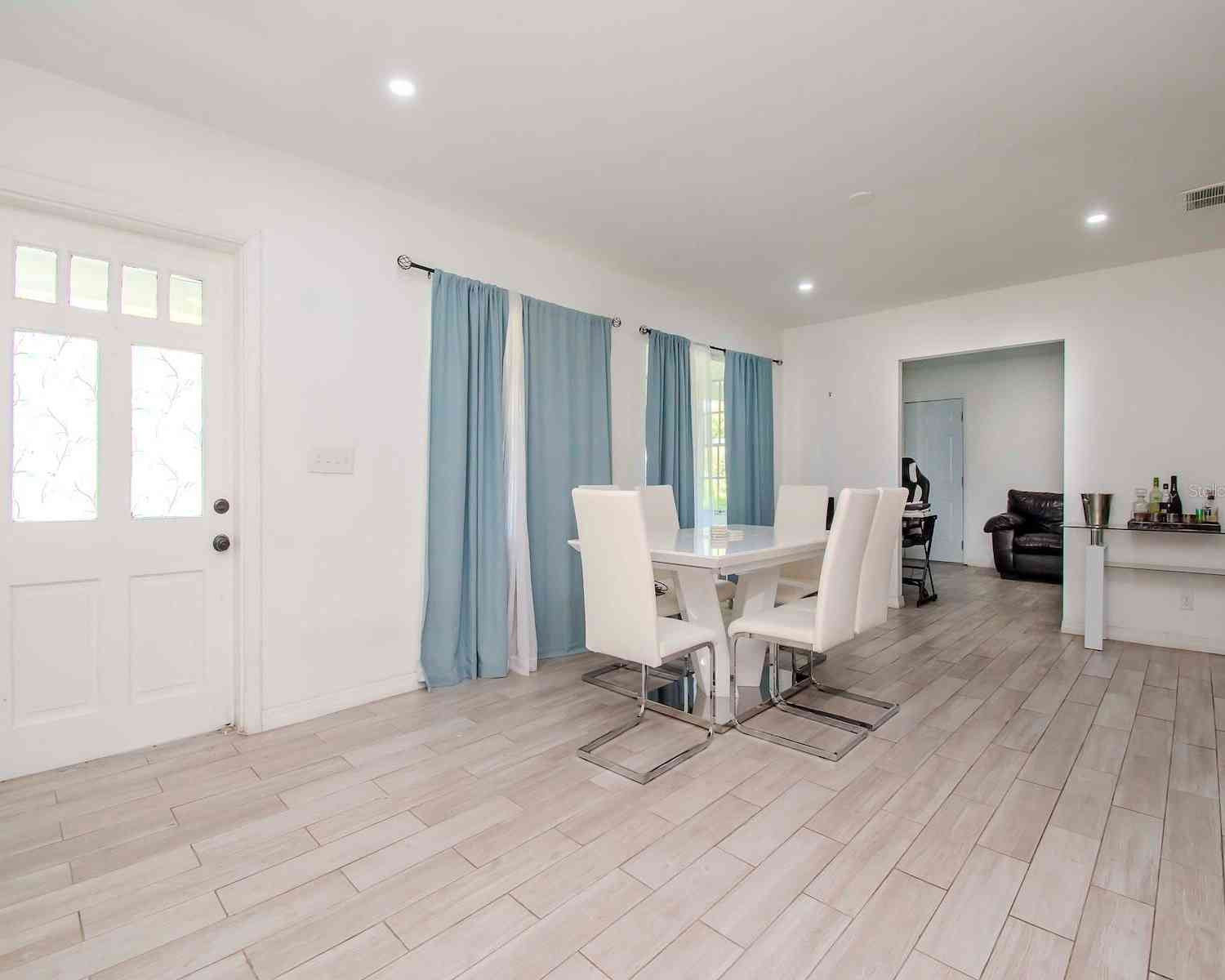 615 Carolyn Drive, BRANDON, Florida image 16