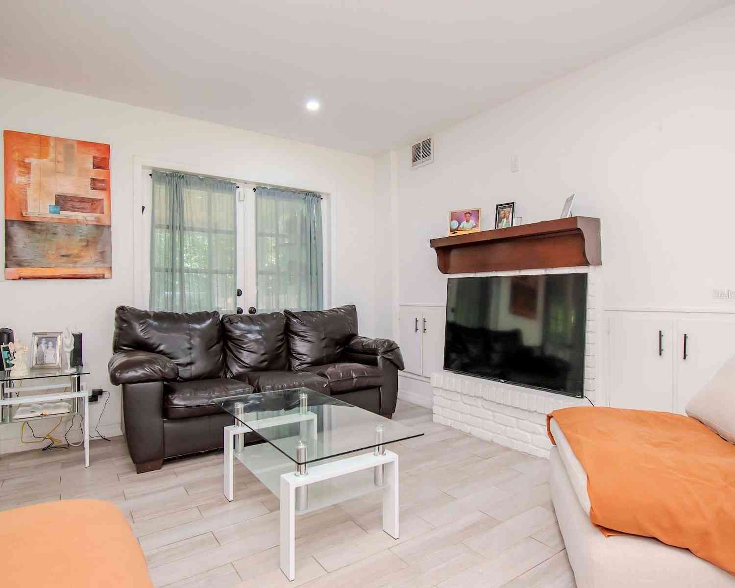 615 Carolyn Drive, BRANDON, Florida image 15