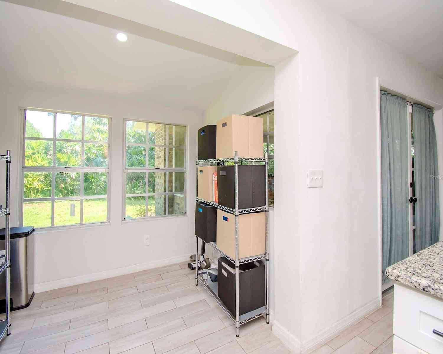 615 Carolyn Drive, BRANDON, Florida image 10