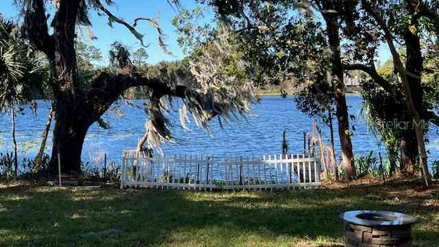 273 Lake Griffin Circle, CASSELBERRY, Florida image 2