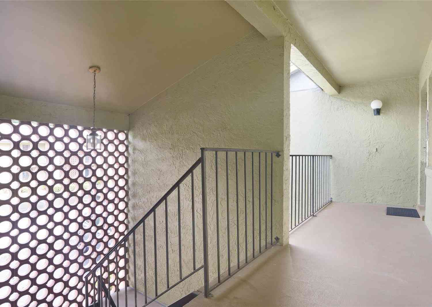 8 Escondido Circle #78, ALTAMONTE SPRINGS, Florida image 2