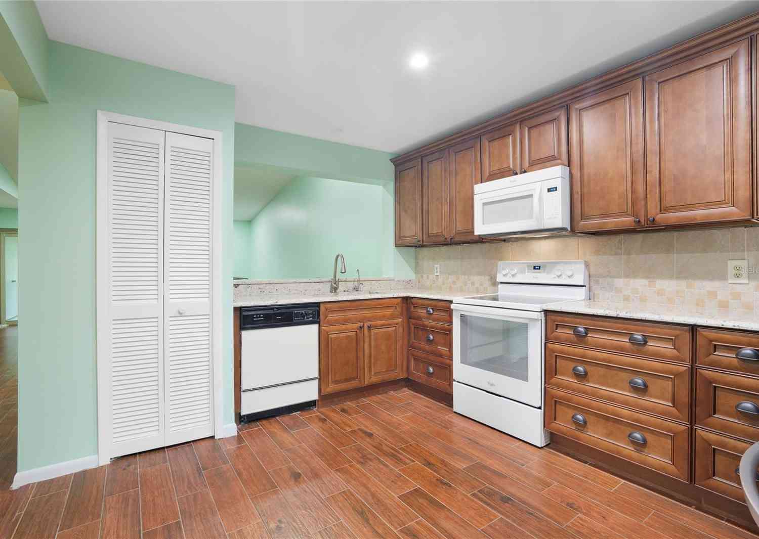 8 Escondido Circle #78, ALTAMONTE SPRINGS, Florida image 15