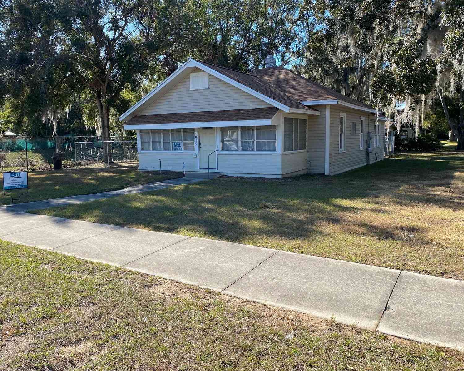 1010 S Grove Street, EUSTIS, Florida image 2