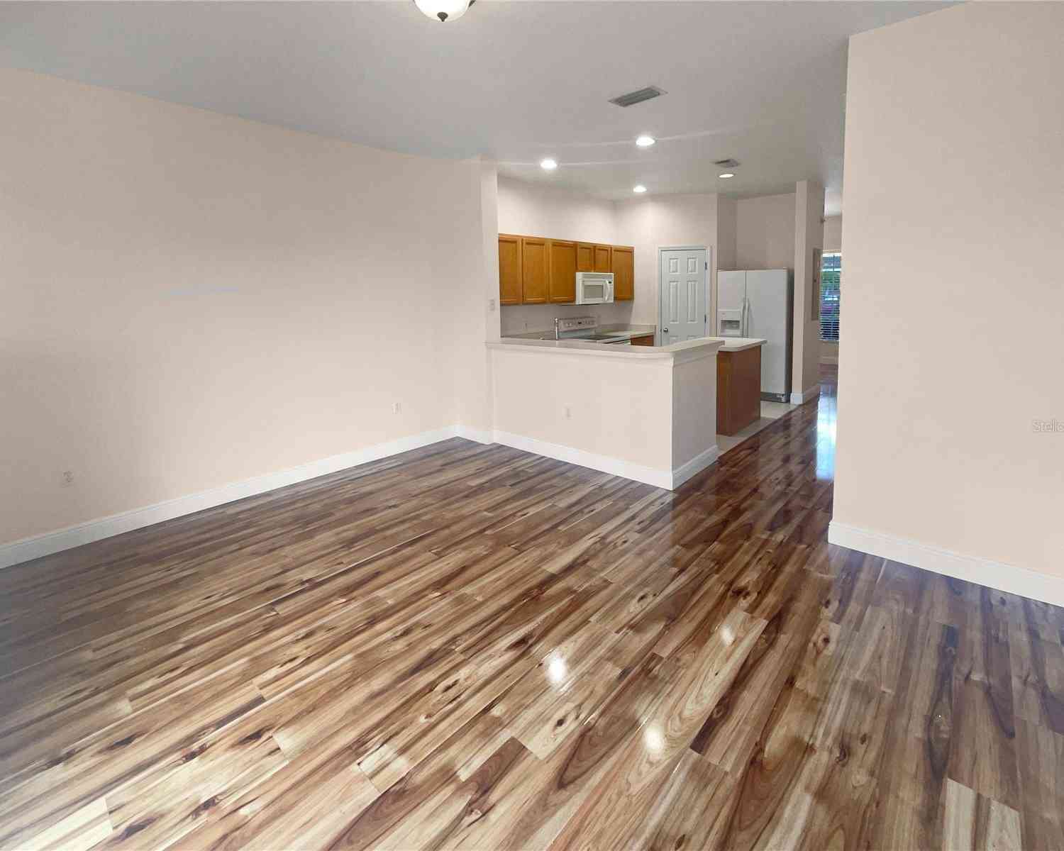 8882 Christie Drive, LARGO, Florida image 12