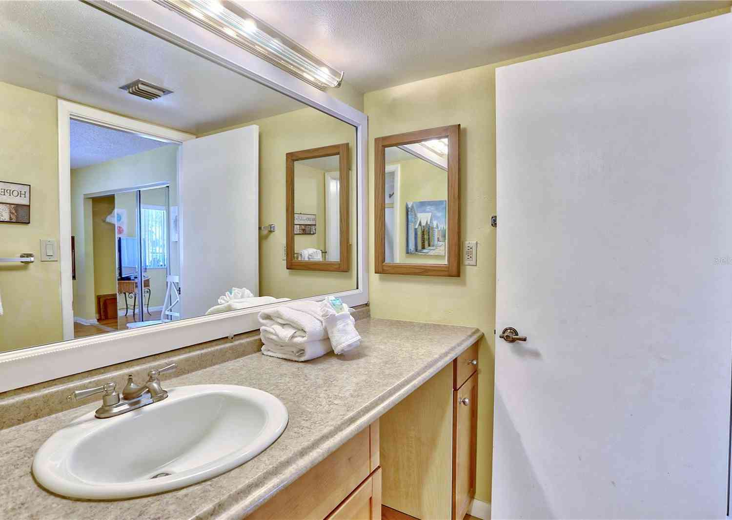 7532 Bayshore Drive #205, Treasure Island, Florida image 14