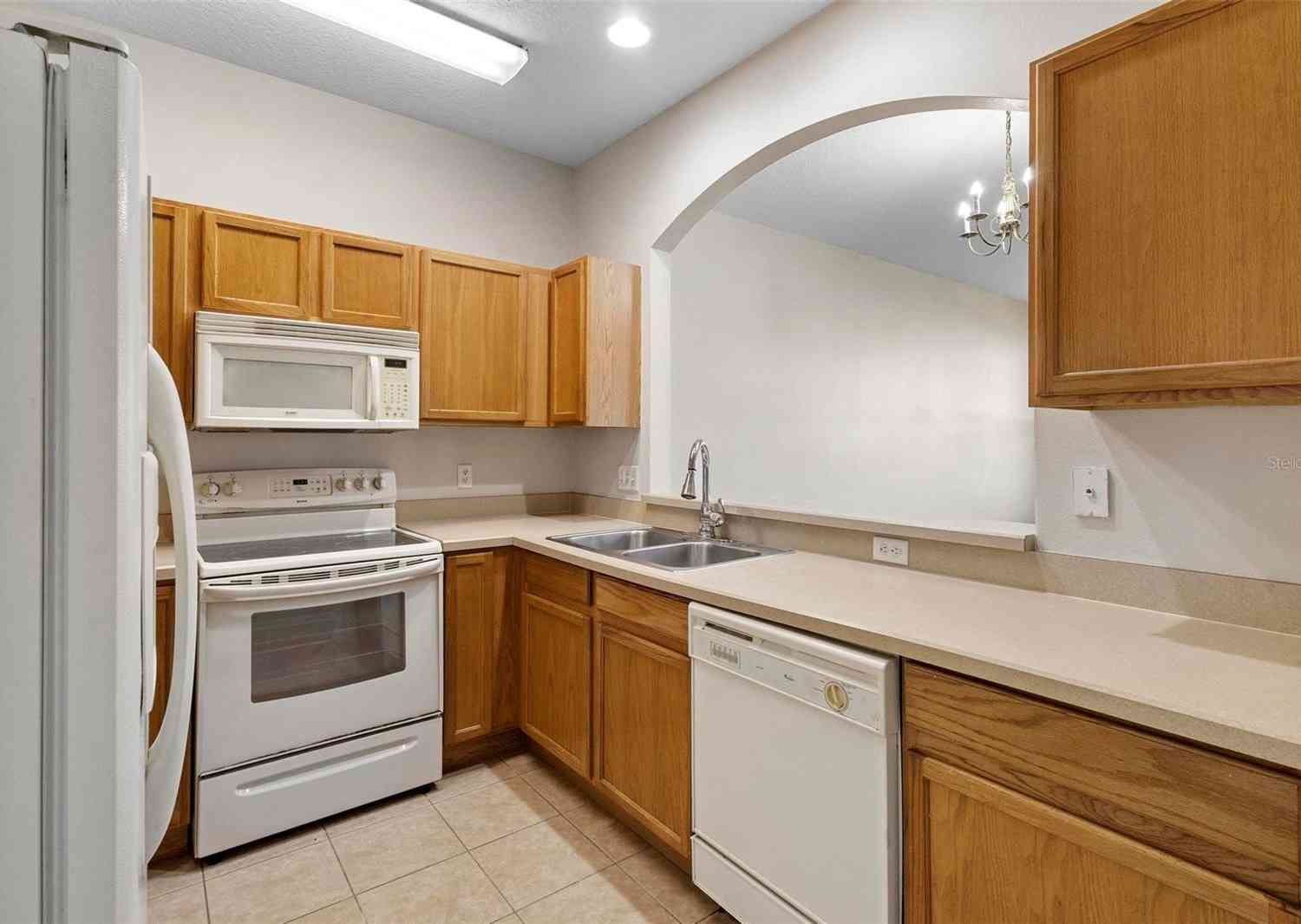 561 Majestic Way, ALTAMONTE SPRINGS, Florida image 12