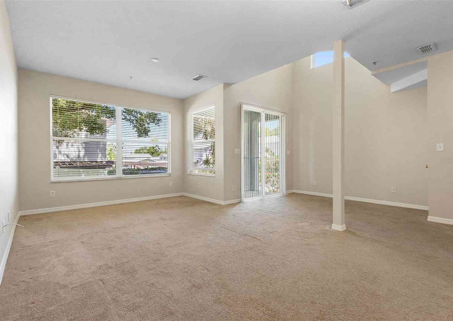561 Majestic Way, ALTAMONTE SPRINGS, Florida image 8