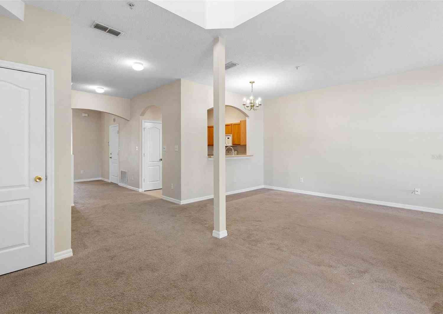 561 Majestic Way, ALTAMONTE SPRINGS, Florida image 7