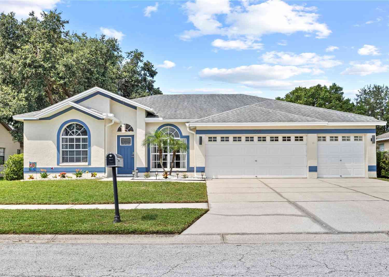 12944 Prestwick Drive, RIVERVIEW, Florida image 1