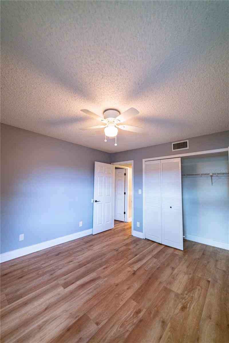 10196 Seminole Island Drive, LARGO, Florida image 34