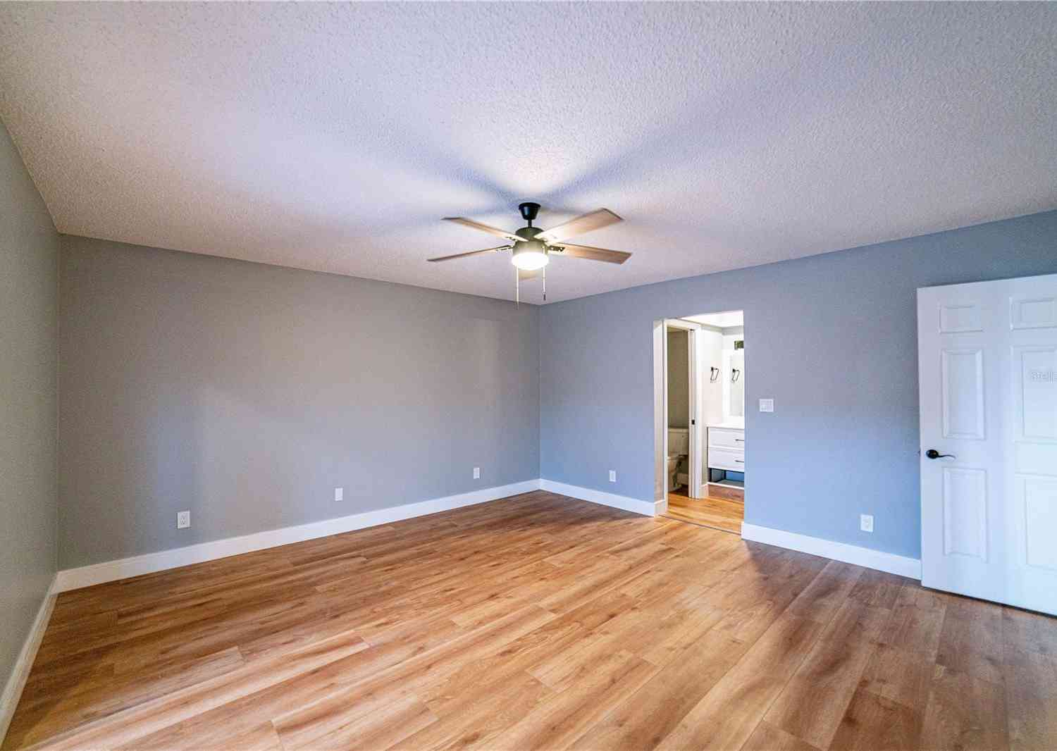 10196 Seminole Island Drive, LARGO, Florida image 39
