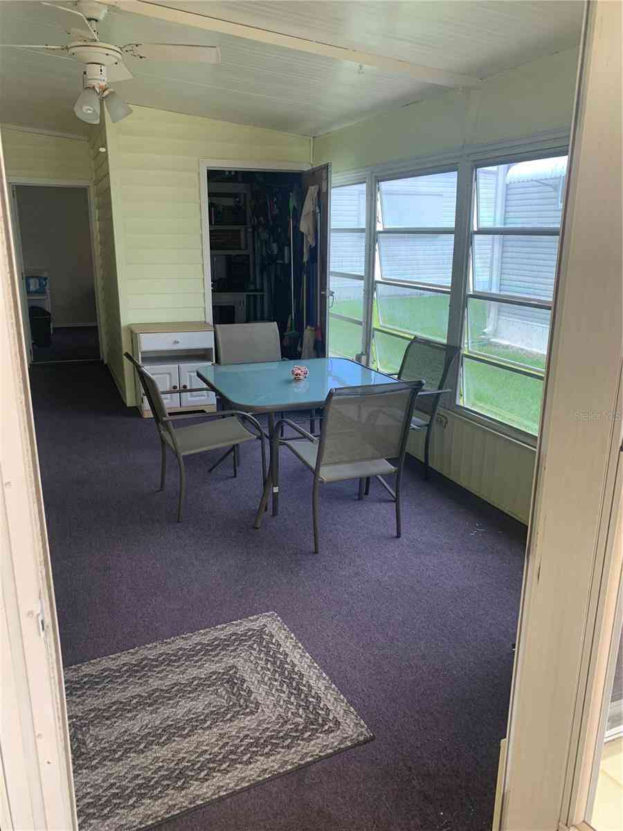 10412 Holiday Shores Drive, LARGO, Florida image 2