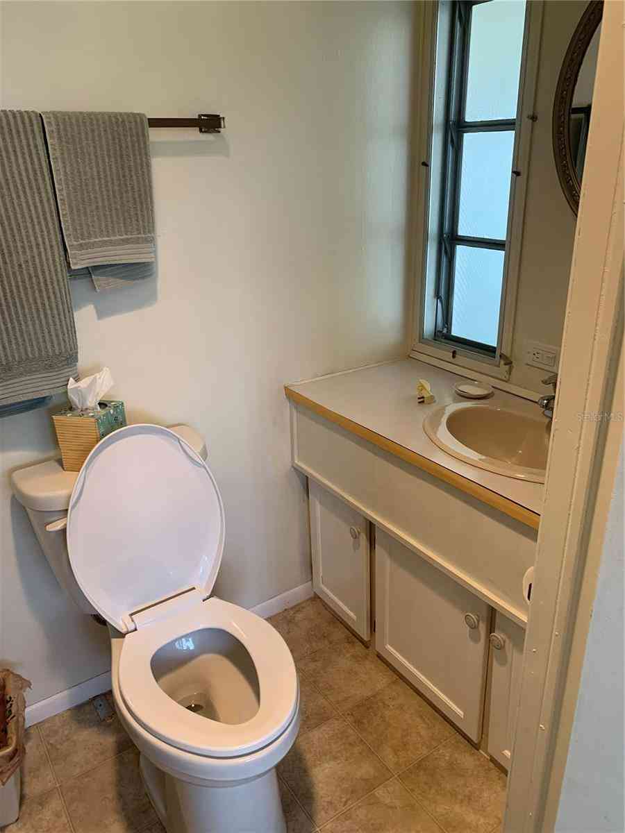 10412 Holiday Shores Drive, LARGO, Florida image 9
