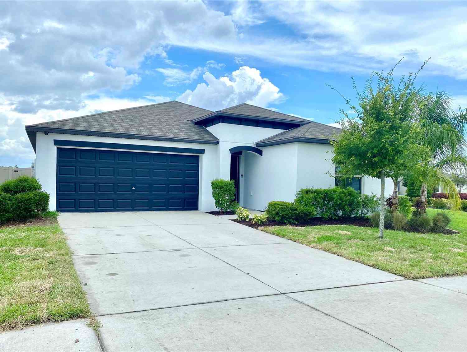 9607 Lemon Drop Loop, RUSKIN, Florida image 1