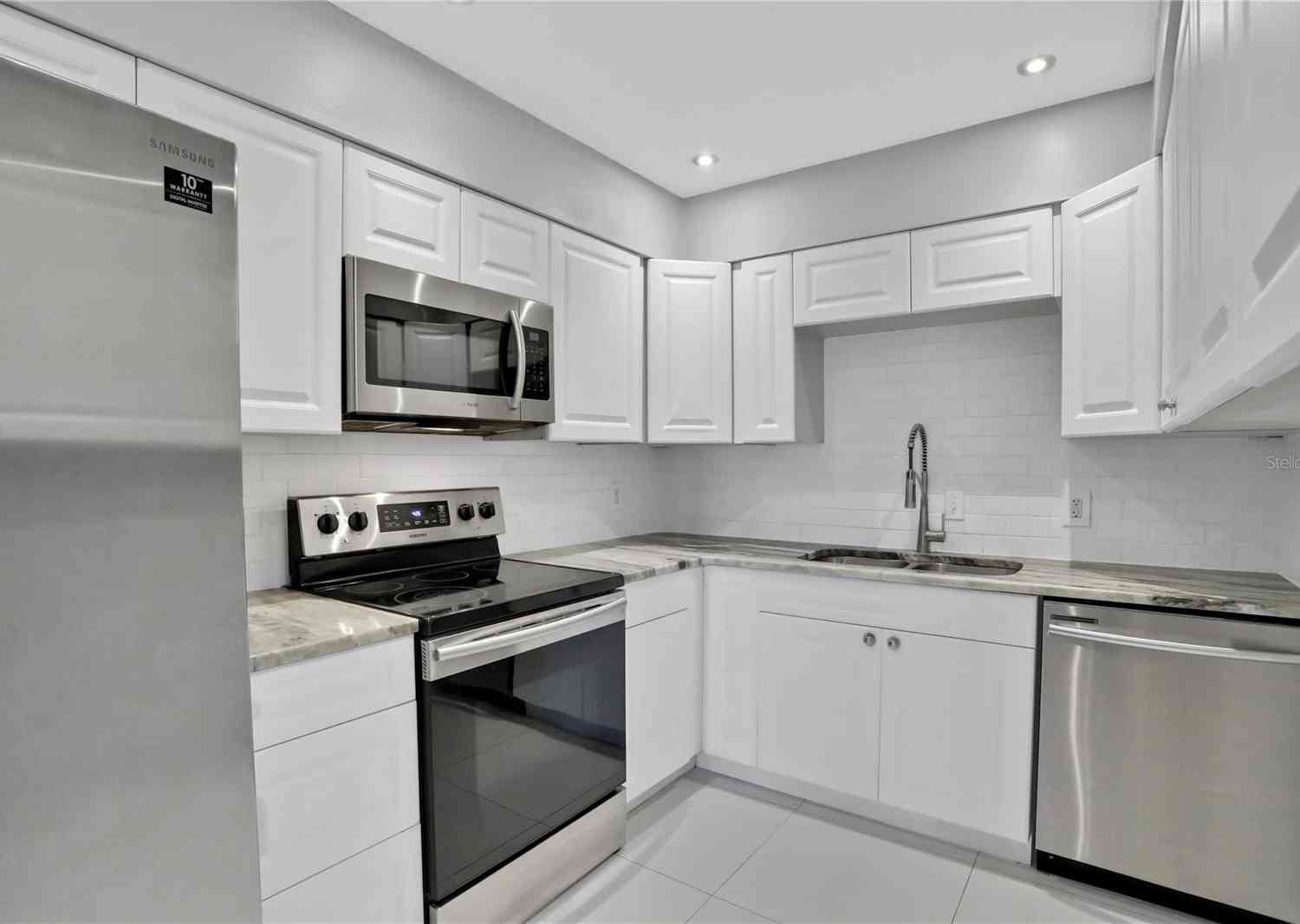 540 Orange Drive #13, ALTAMONTE SPRINGS, Florida image 3