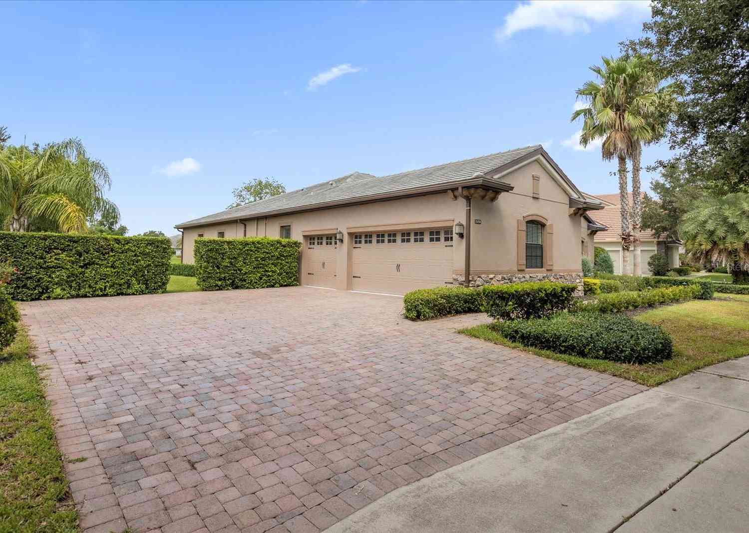 25499 Hawks Run Ln, SORRENTO, Florida image 2