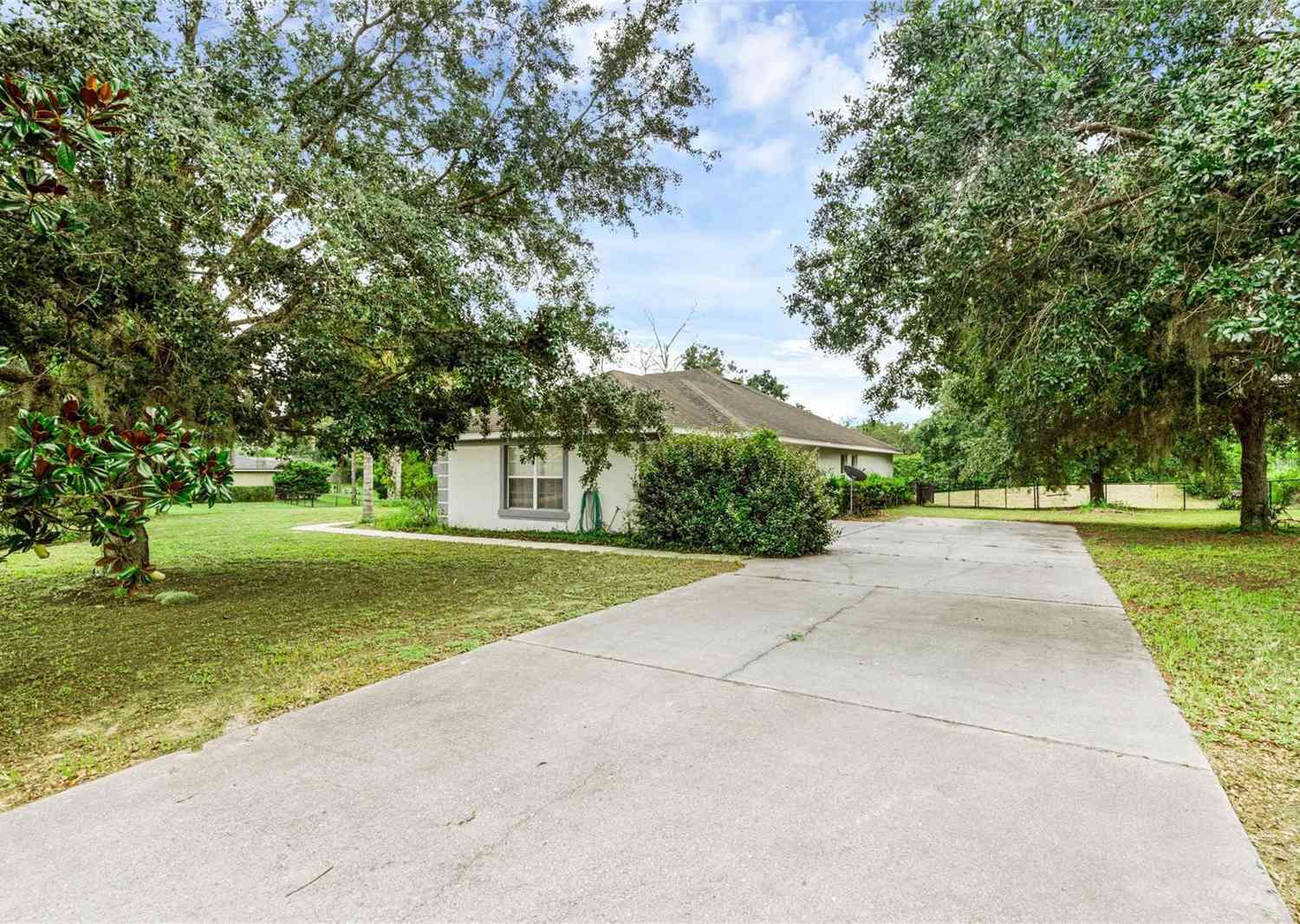 24714 Martin Street, EUSTIS, Florida image 2