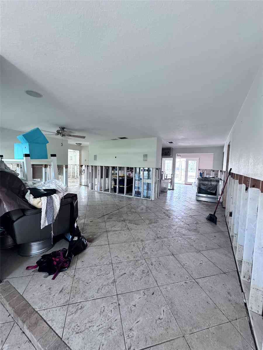 1815 Whitecap Circle, NORTH FORT MYERS, Florida image 22