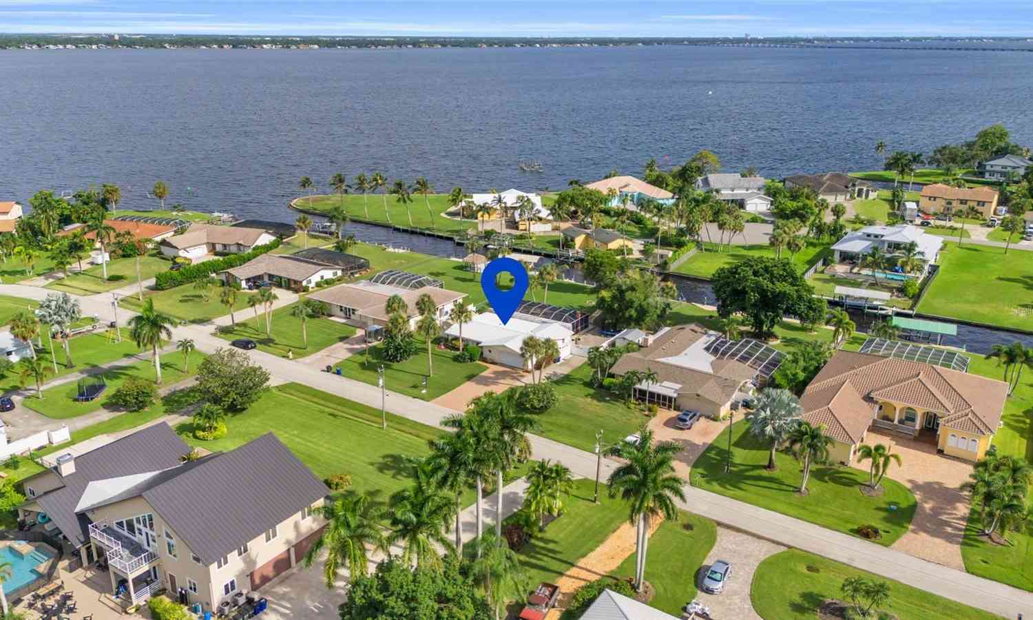 1815 Whitecap Circle, NORTH FORT MYERS, Florida image 9