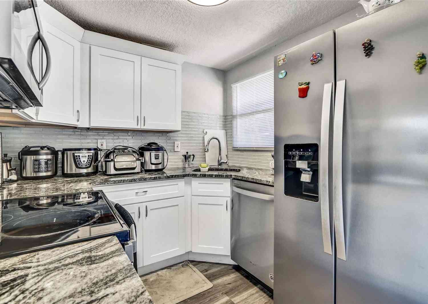 8996 Southern Comfort, LARGO, Florida image 16
