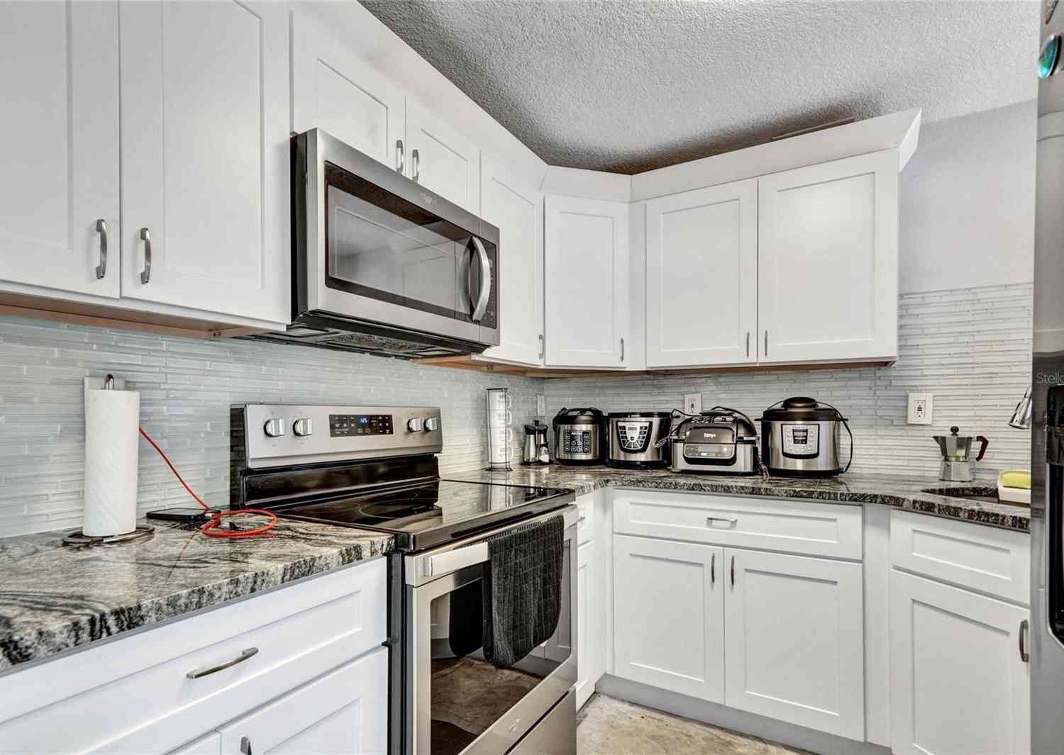 8996 Southern Comfort, LARGO, Florida image 14