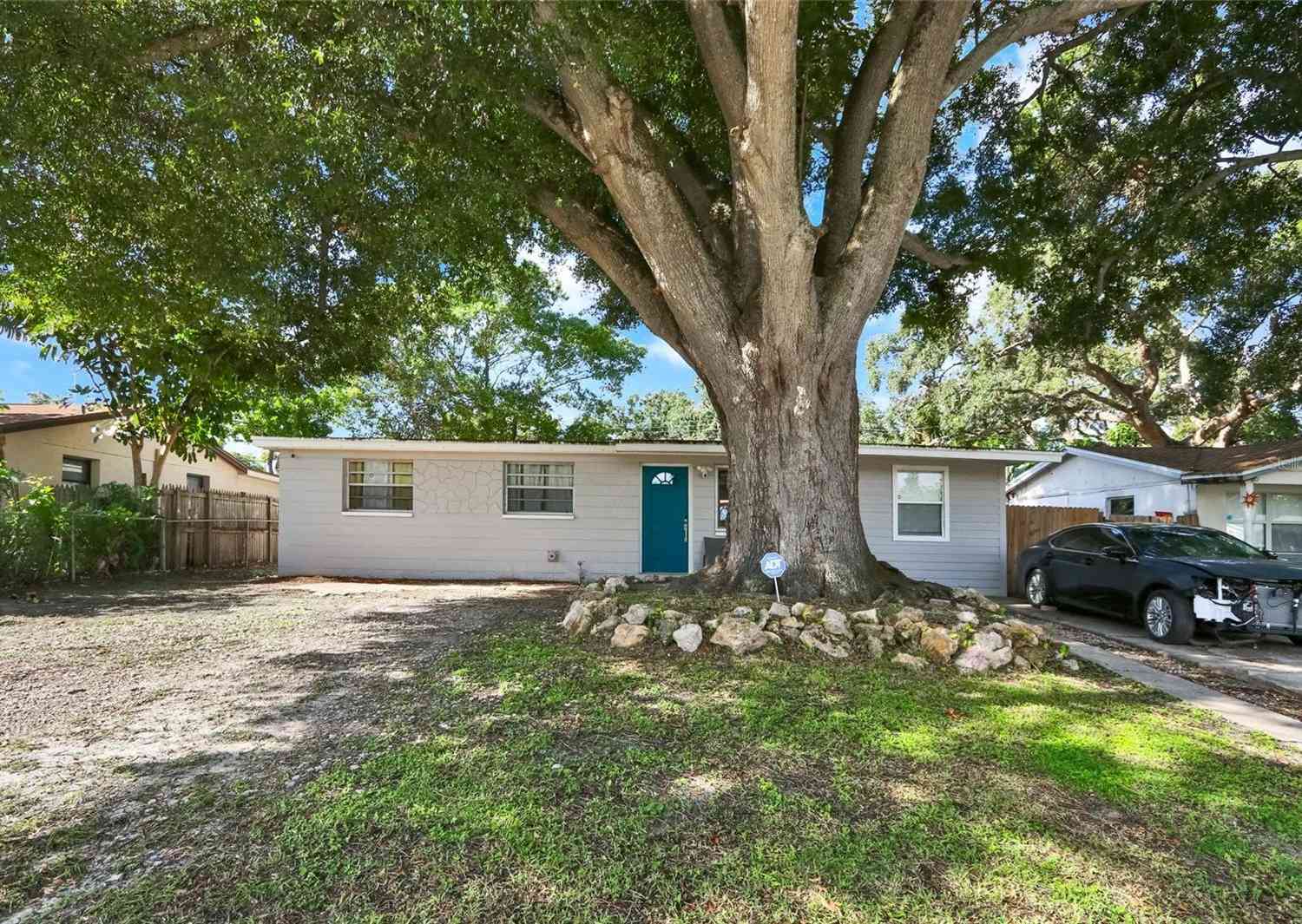 8996 Southern Comfort, LARGO, Florida image 2