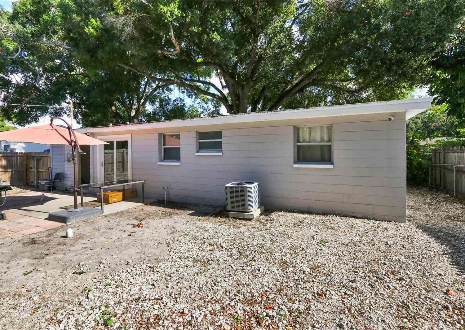 8996 Southern Comfort, LARGO, Florida image 34