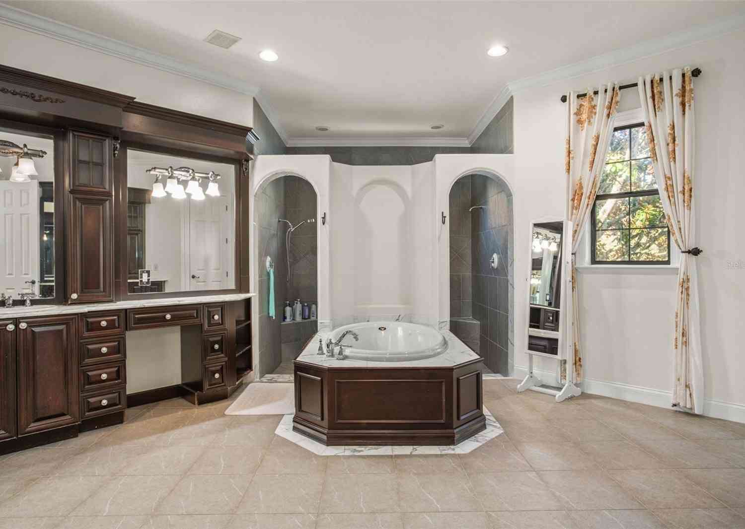 9011 Pinnacle Circle, Windermere, Florida image 21