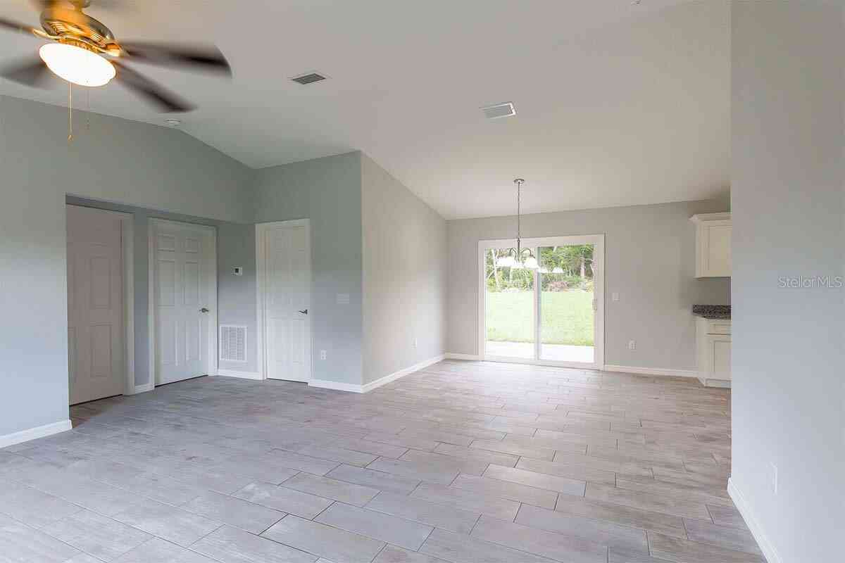 353 Fisher Way, OCKLAWAHA, Florida image 12