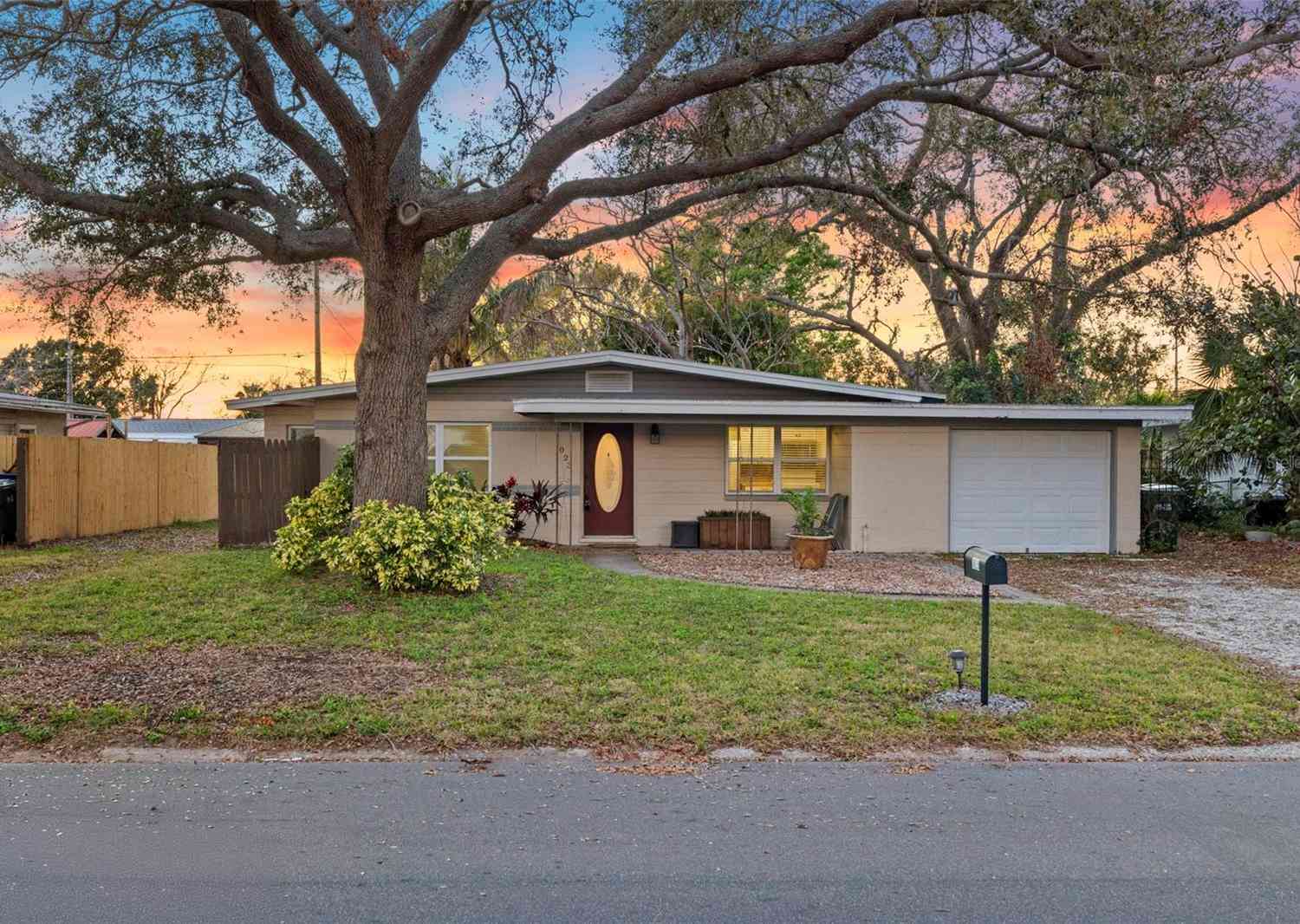 1023 Madison Street, LARGO, Florida image 18