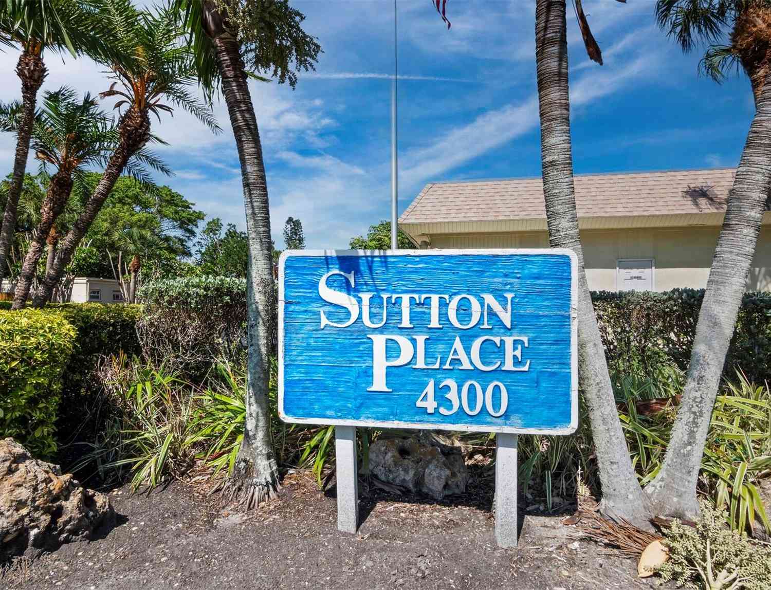 569 Sutton Place, LONGBOAT KEY, Florida image 24