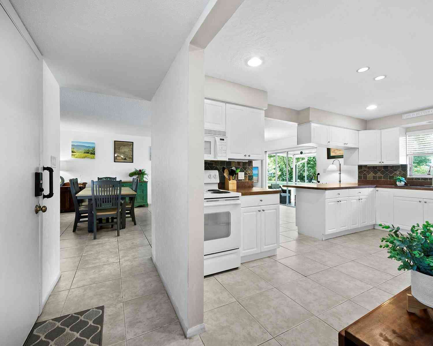 569 Sutton Place, LONGBOAT KEY, Florida image 3