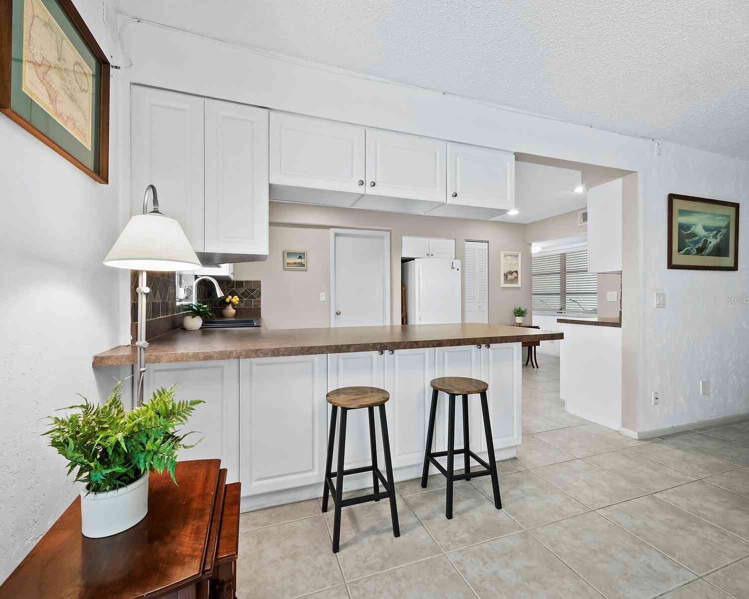 569 Sutton Place, LONGBOAT KEY, Florida image 14