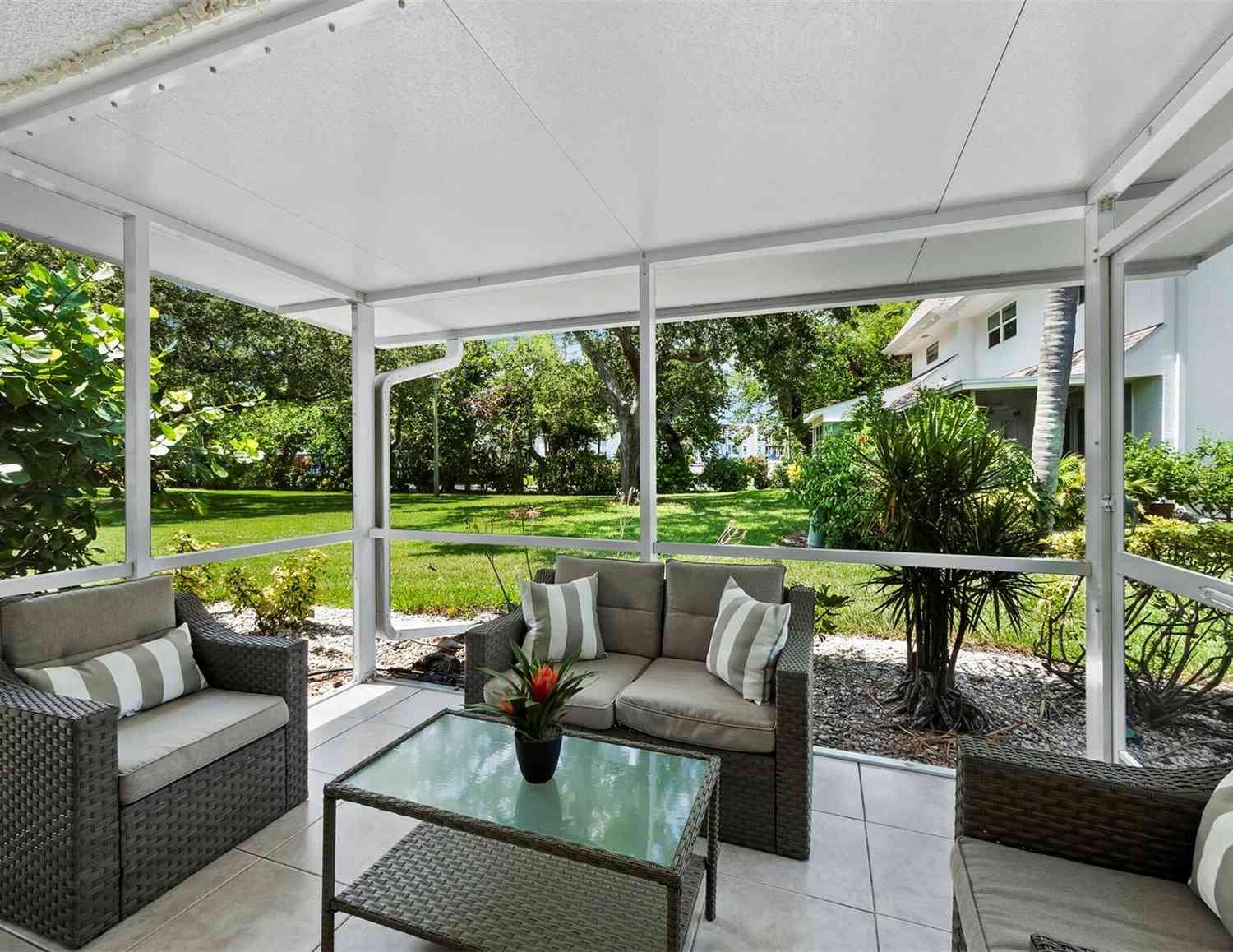 569 Sutton Place, LONGBOAT KEY, Florida image 10