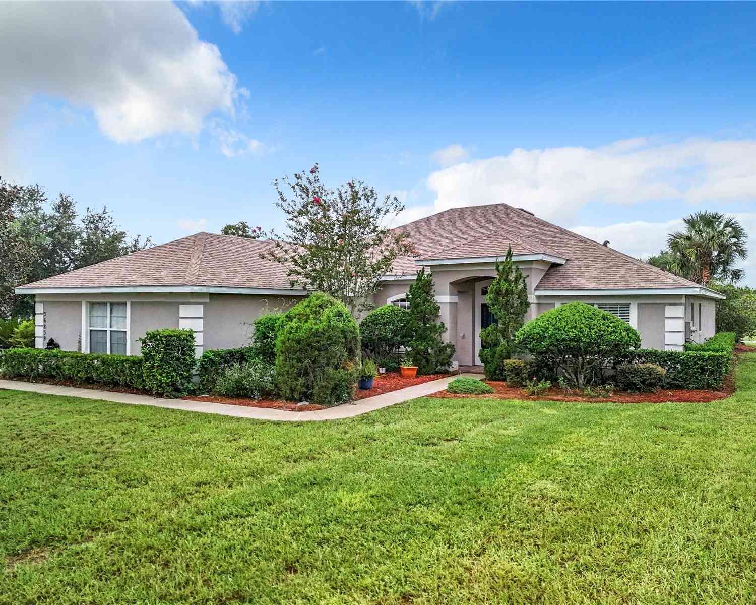 36839 Wolf Court, EUSTIS, Florida image 1