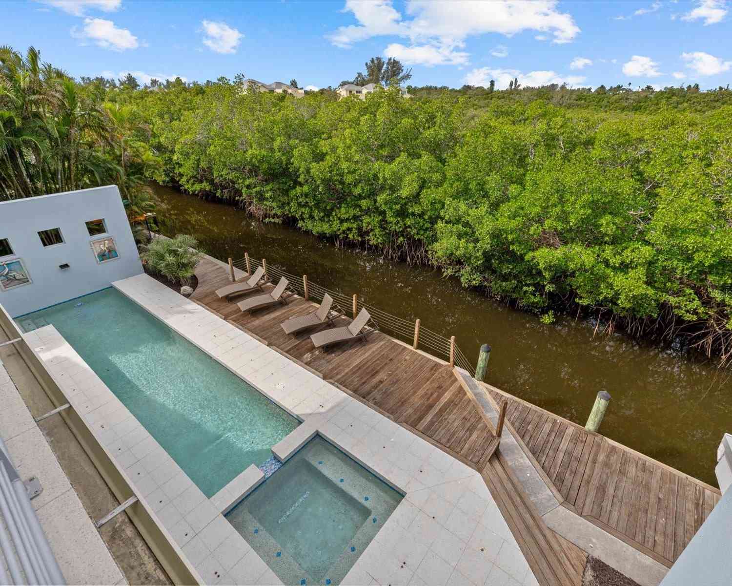 705 Jungle Queen Way, LONGBOAT KEY, Florida image 3