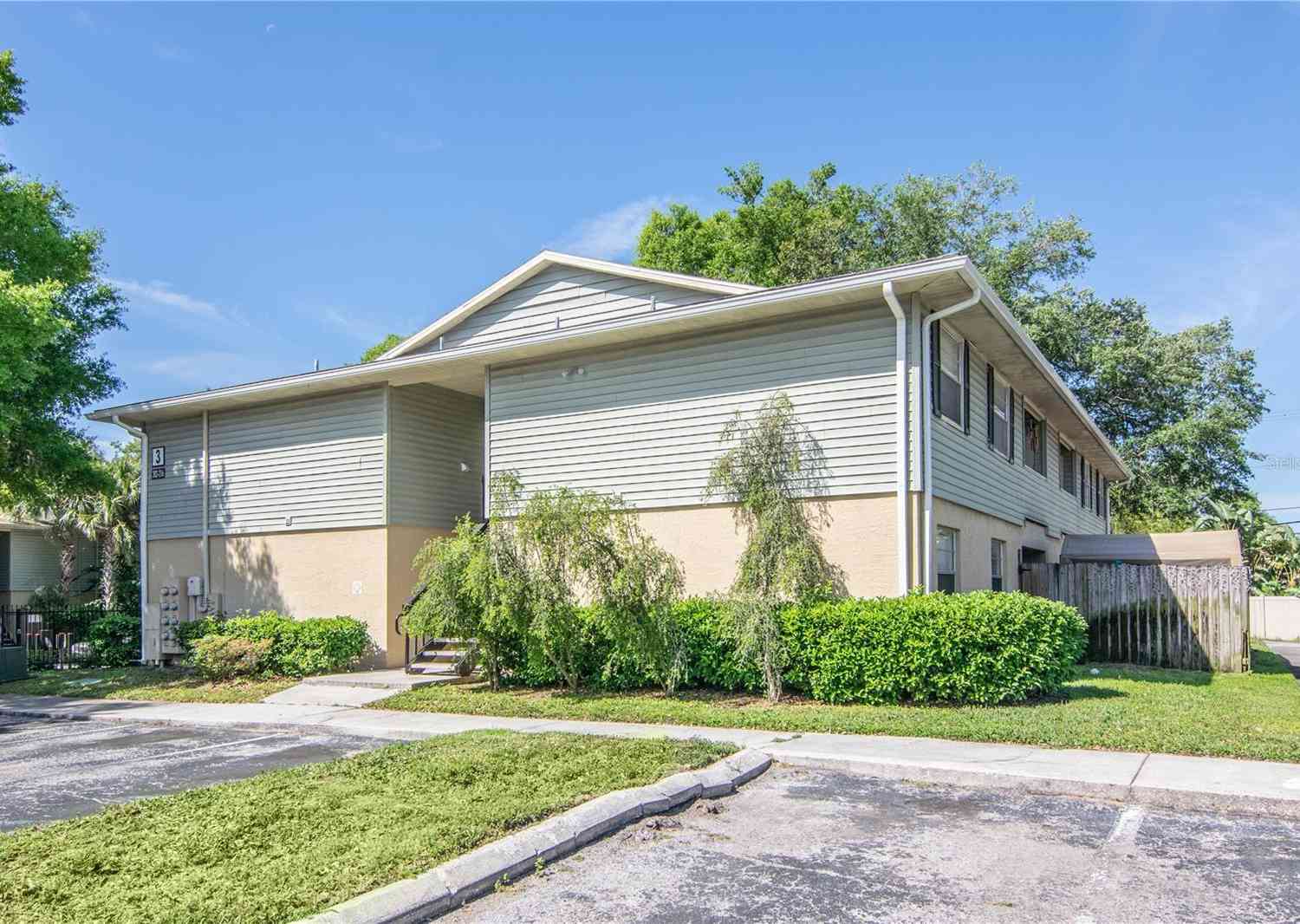 210 Red Cedar Place, BRANDON, Florida image 1