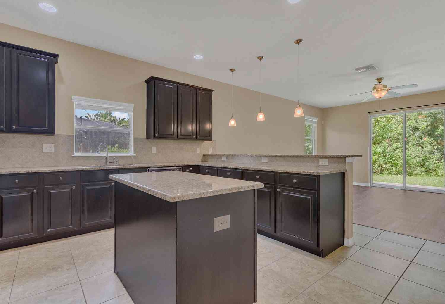 12302 Fairlawn Drive, RIVERVIEW, Florida image 5