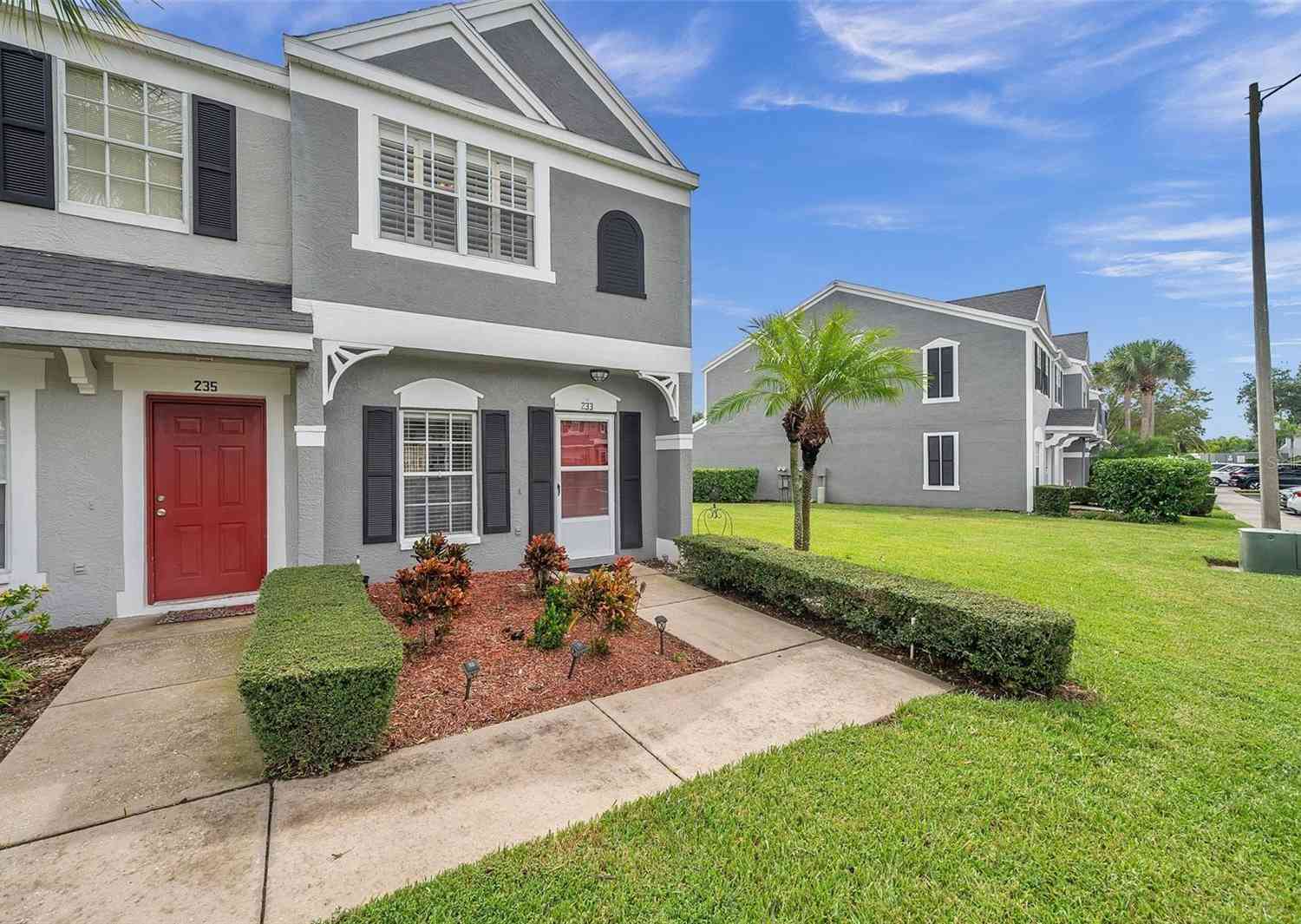 233 Countryside Key Boulevard, OLDSMAR, Florida image 3