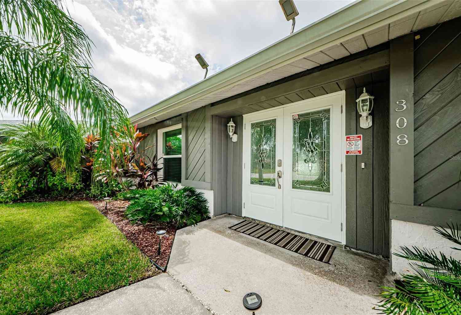 308 Fairwood Court, OLDSMAR, Florida image 7