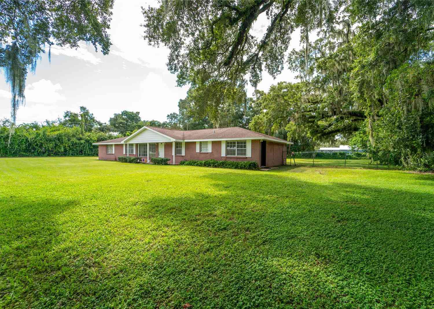 2933 Stearns Road, VALRICO, Florida image 1