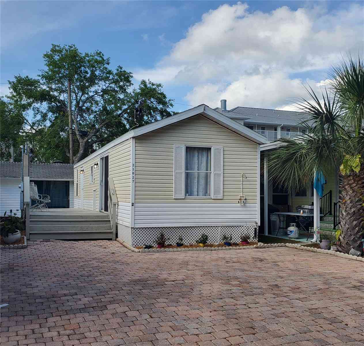 21027 Lazy Days Circle, LUTZ, Florida image 1