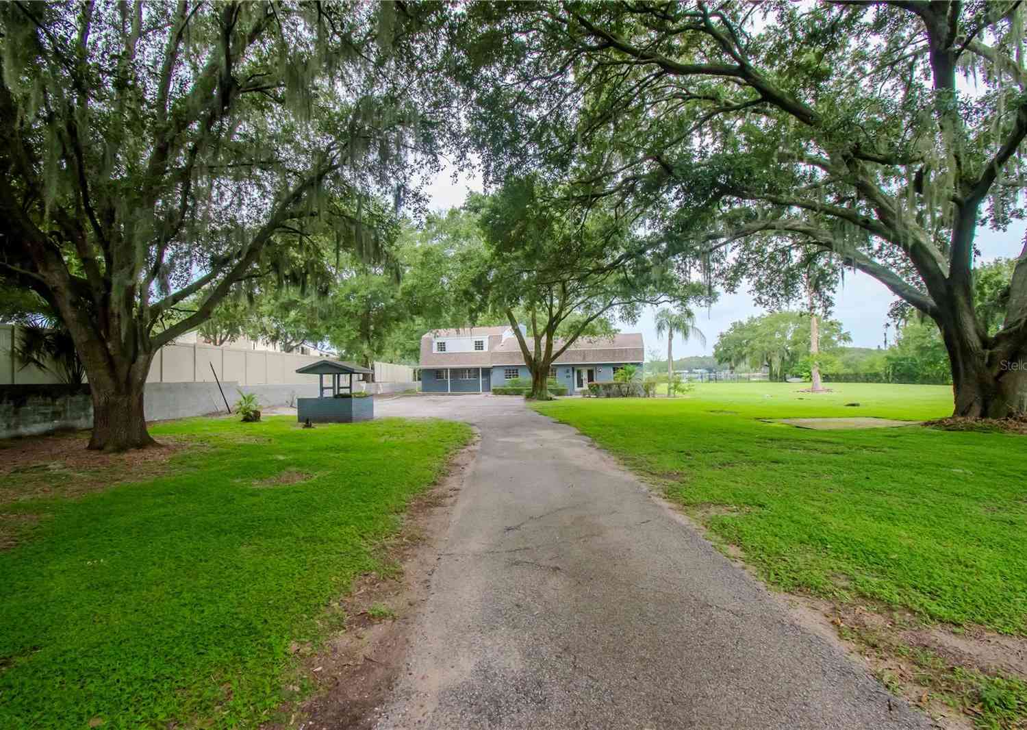 498 Lakewood Drive, BRANDON, Florida image 3