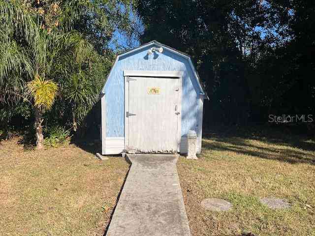 810 Louise Street, BRANDON, Florida image 3